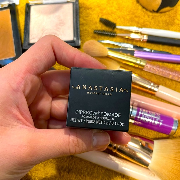 Anastasia Dipbrow Pomade - Picture 1 of 5